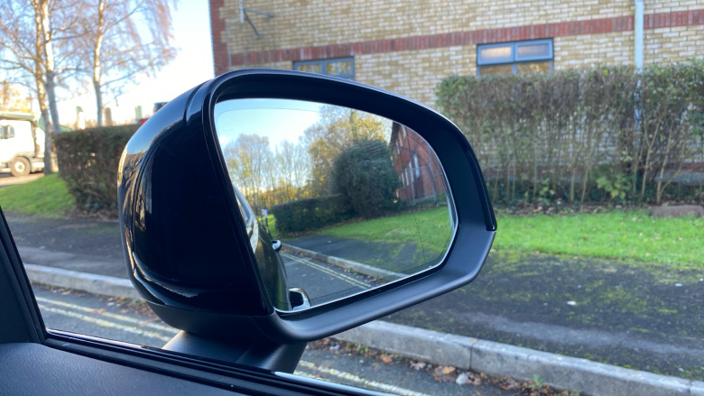 Volvo XC40 2.0 B4P Plus Black Edition 5dr Auto Petrol Estate